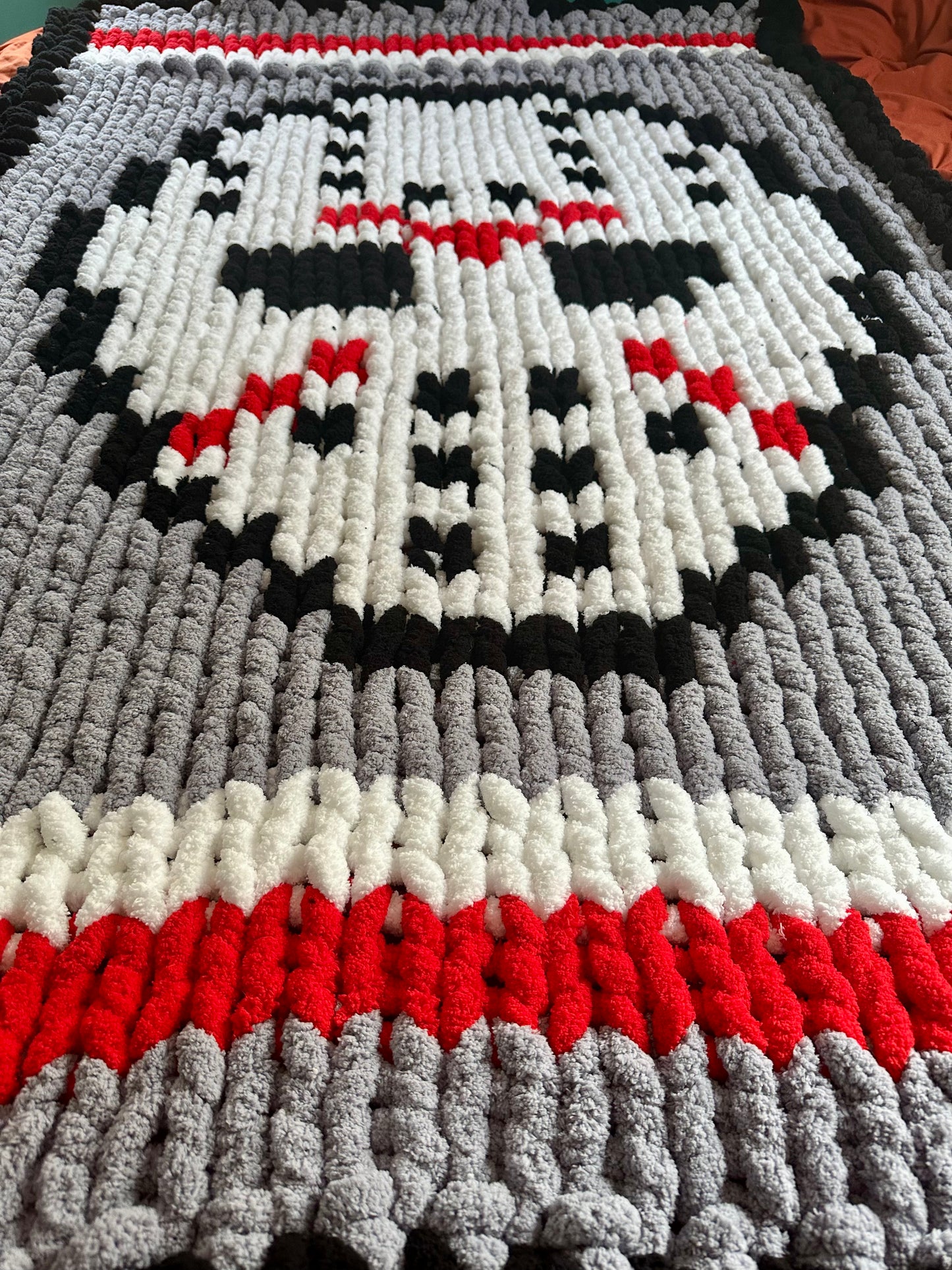 Jason Voorhees Mask - Twin Chunky Knit Blanket